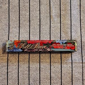 92 - NEW - Full sleeve mascara, ink black
